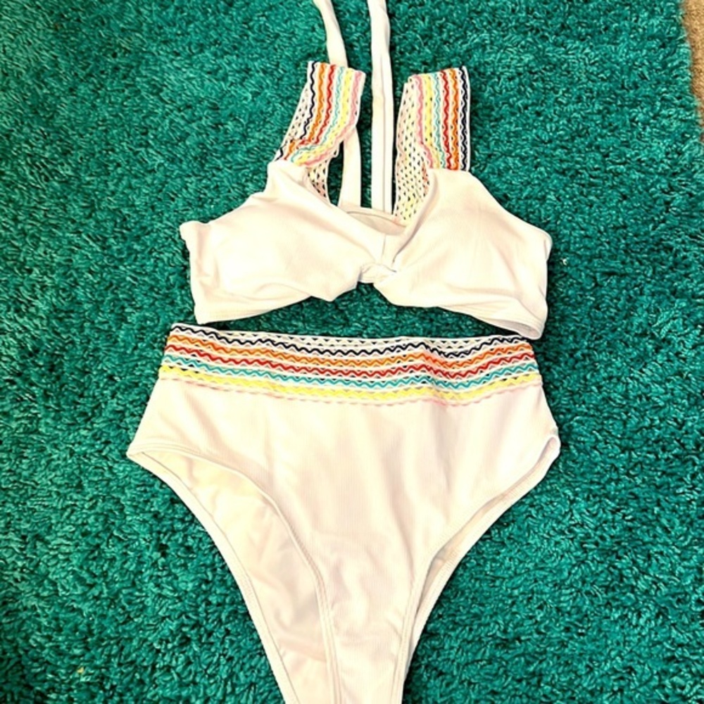 Shein two piece swimsuit, new size medium - Picture 1 of 3